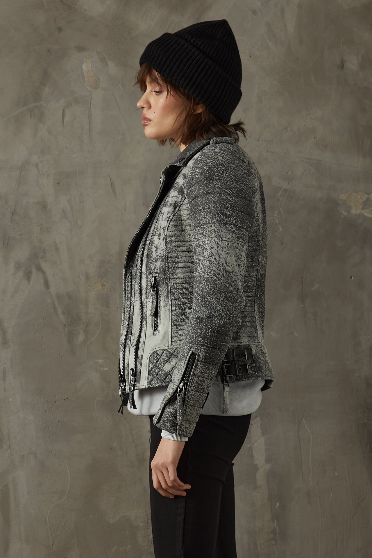 Kay Michaels 2.0: Storm Grey (Woman)