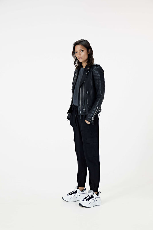 Kay Michaels 3.0: Leather Free (Woman)