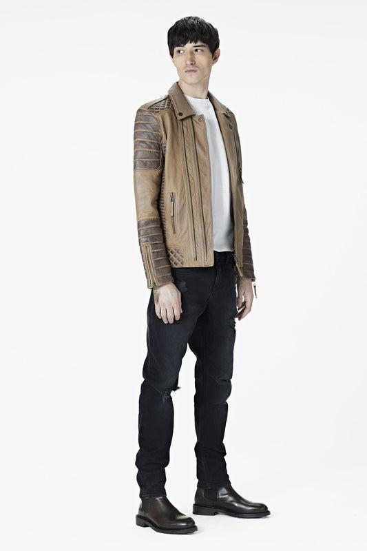 Kay Michaels 2.0: Desert (Man)