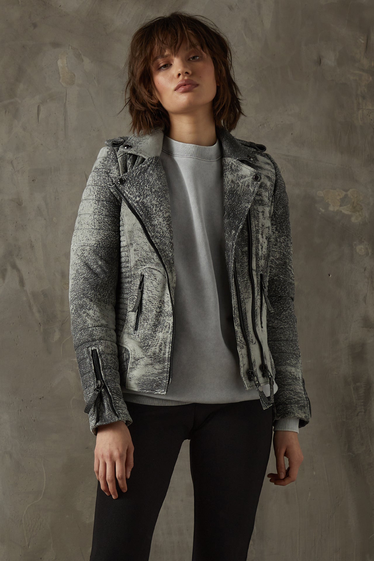 Kay Michaels 2.0: Storm Grey (Woman)