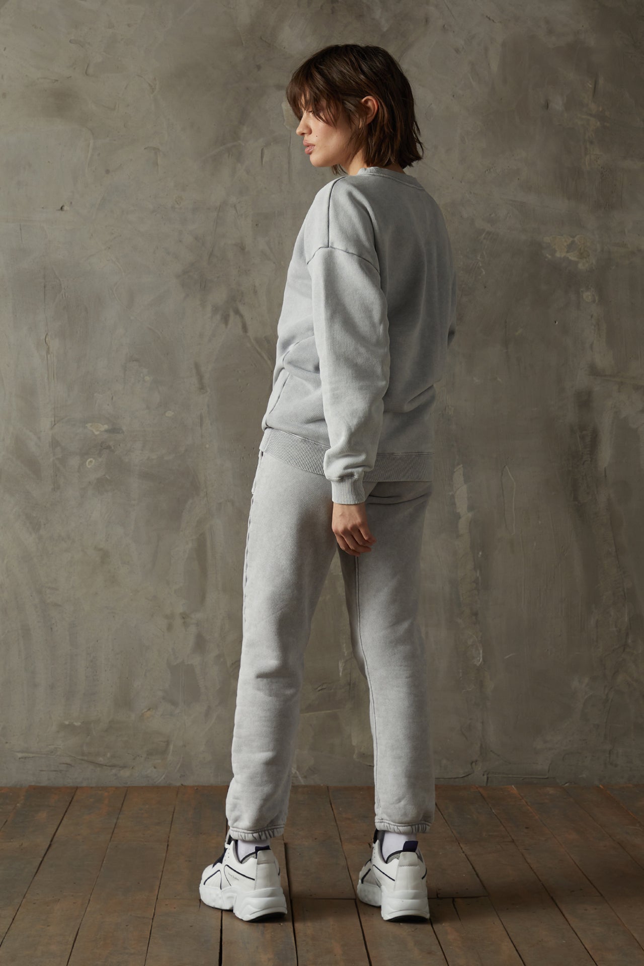 530 Washed Stone Grey Sweatshirt (Woman)