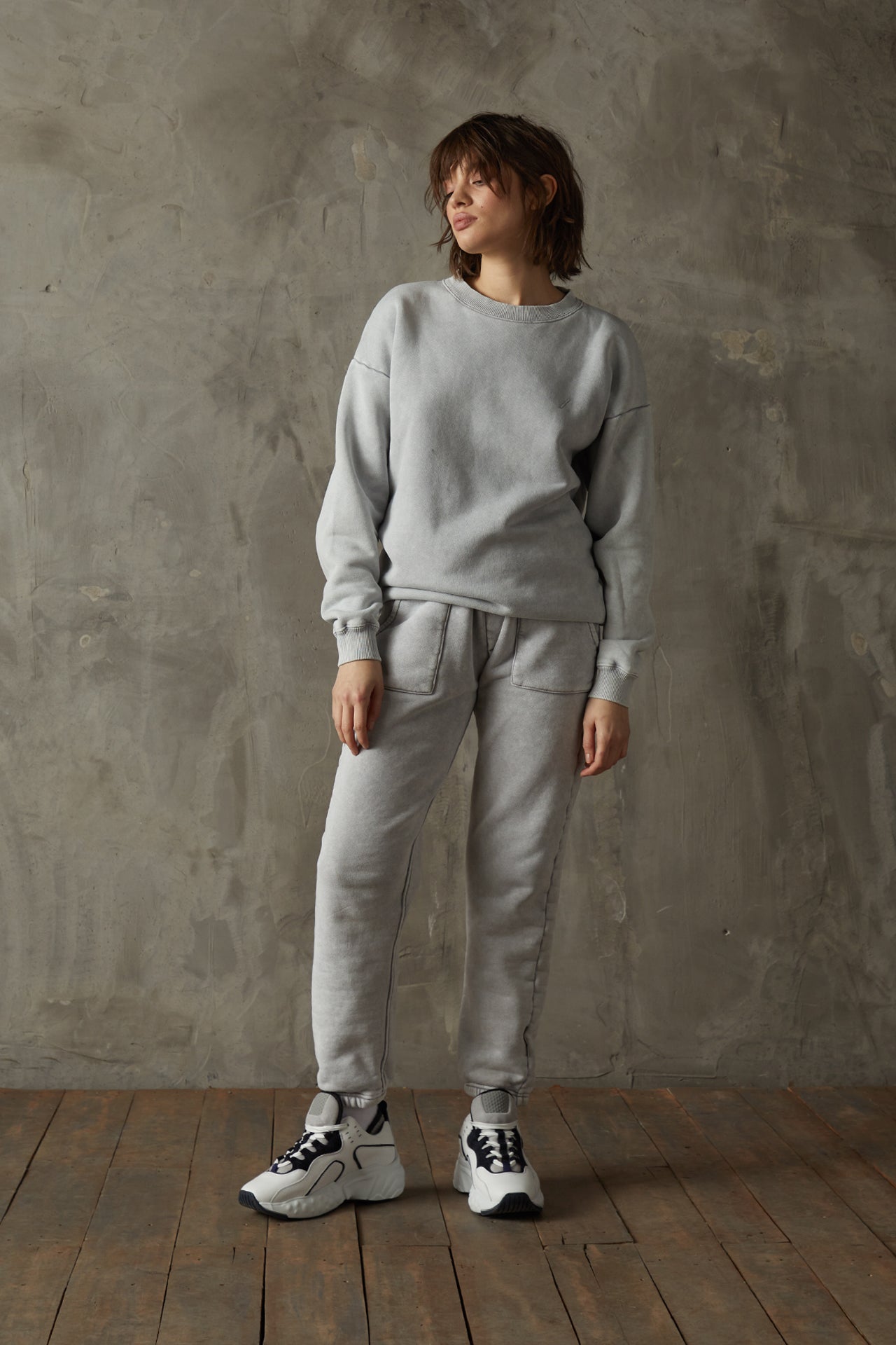 530 Washed Stone Grey Sweatshirt (Woman)