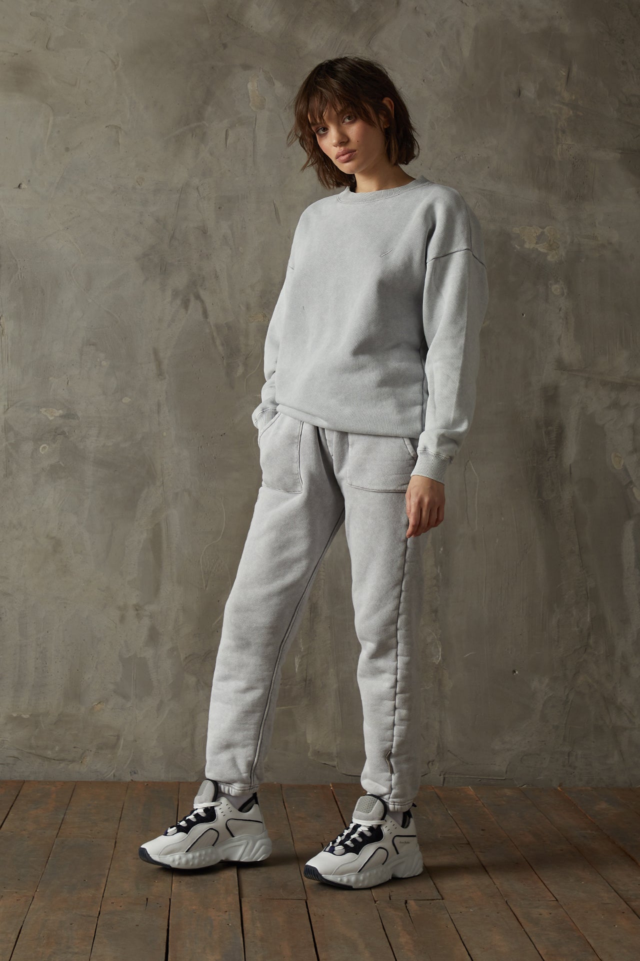 530 Washed Stone Grey Sweatshirt (Woman)